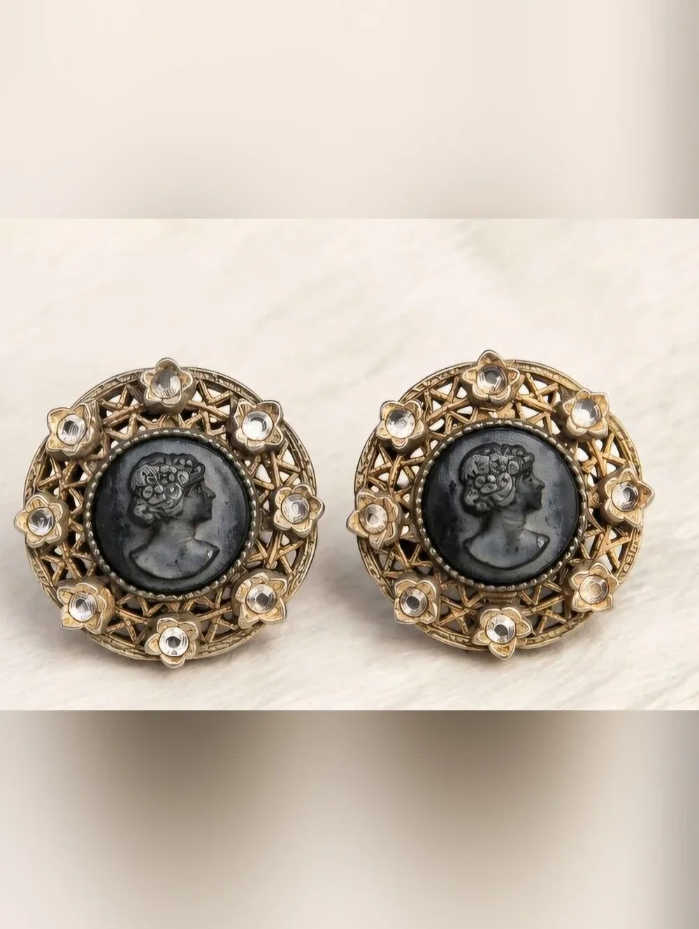 Vintage 1930s/1940s Black Cameo Screw-Back Earrings. Original Patina